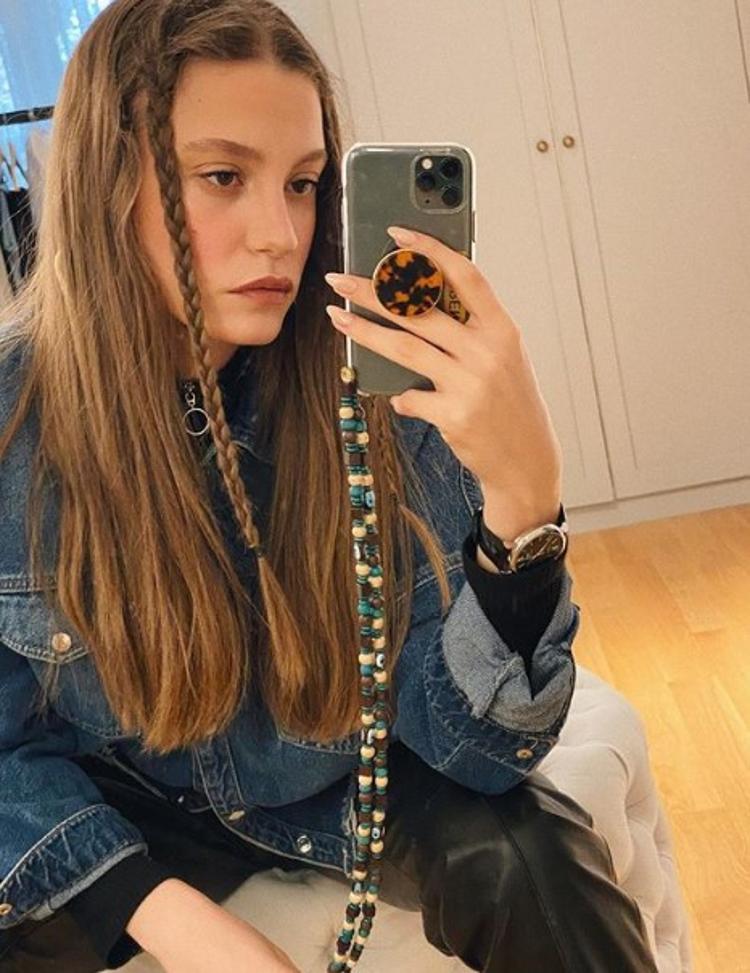 SERENAY SARIKAYA