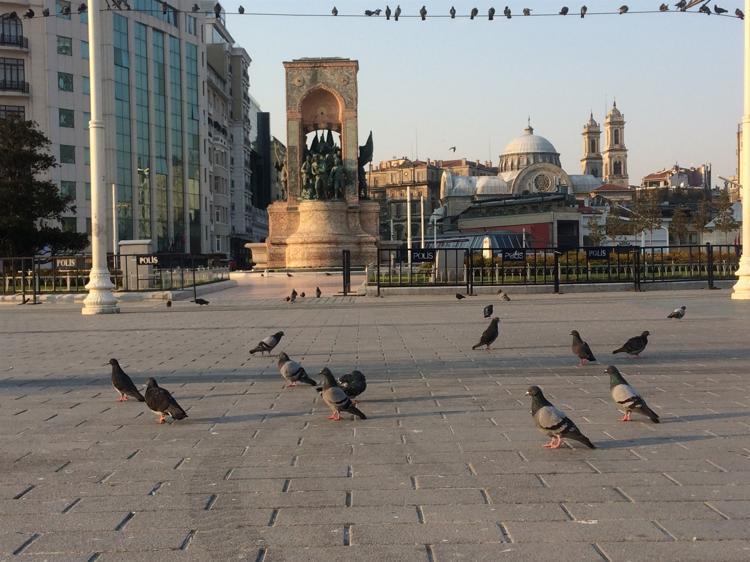 TAKSİM MEYDANI BOŞ KALDI