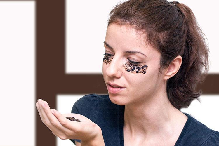 Kahve ne işe yarar? Kahve telvesi nasıl kullanılır? Kahve çiçeklere