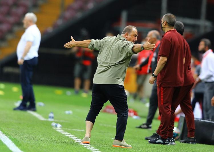 BAŞKALARININ YAPTIĞINI YAPSAM 100 MAÇ CEZA YERİM