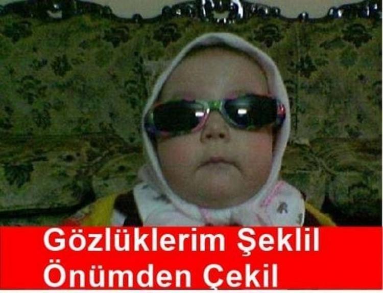 Gülmekten karnınız ağrıyacak! İşte, en komik bebek capsleri