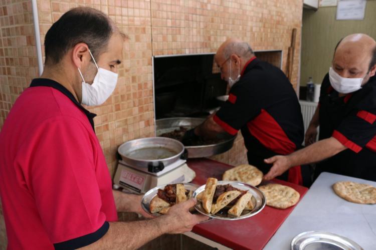 O şehrimizin en ünlü yemeklerinden&hellip; Bakır kazanlarda 7 saatte pişiyor!