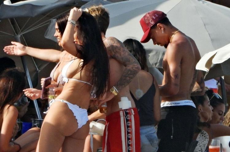 BİRLİKTE PARTİ YAPTILAR