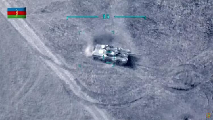 AZERBAYCAN 2 TANKI ETKİSİZ HALE GETİRDİ