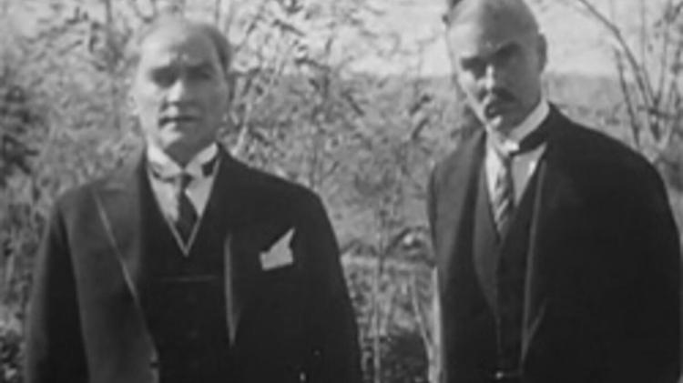 Atatürk kaç dil biliyordu