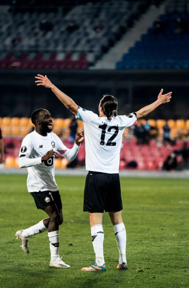 YUSUF YAZICI SAHNEDE