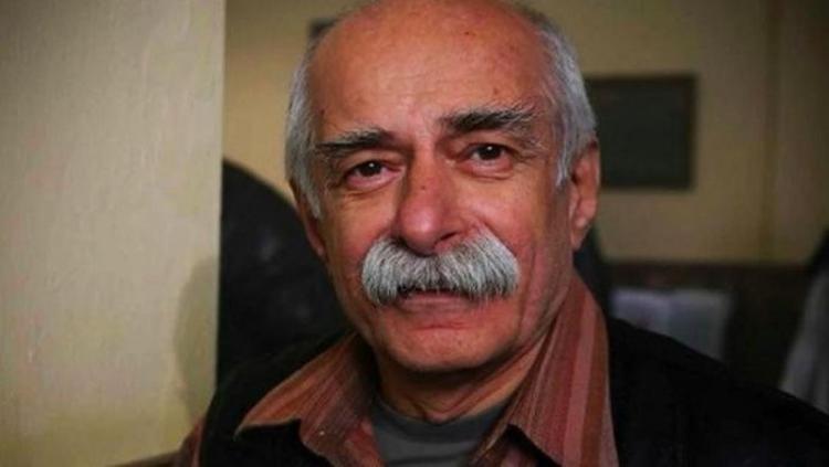 16 YAŞINDA TİYATROYA BAŞLADI