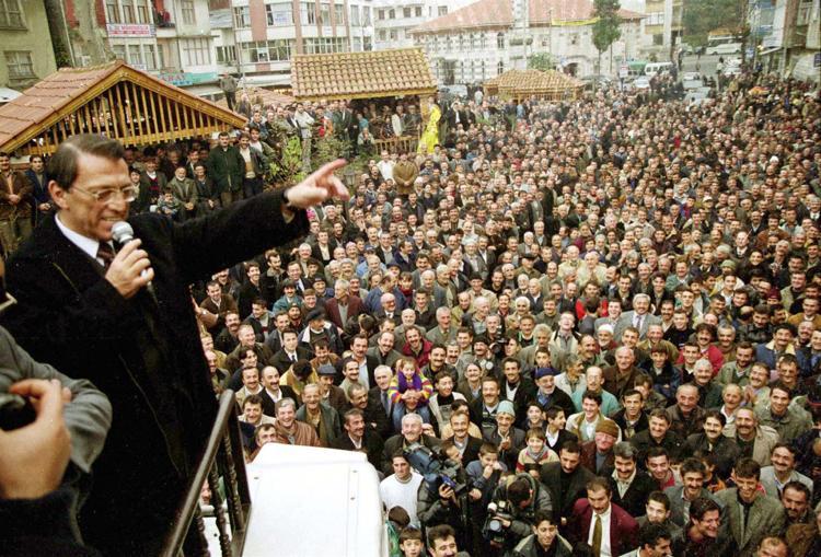 MUSTAFA SARIGÜL’DE BAŞ SAĞLIĞI
