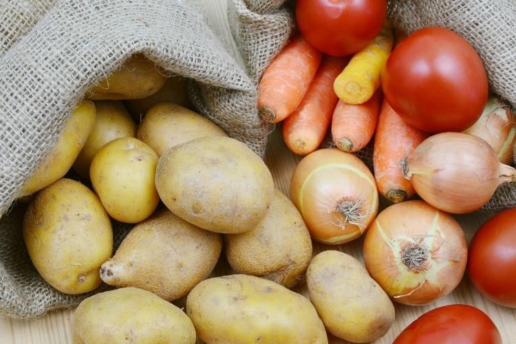 Klasifikoni produktet sipas kushteve të tyre të ruajtjes