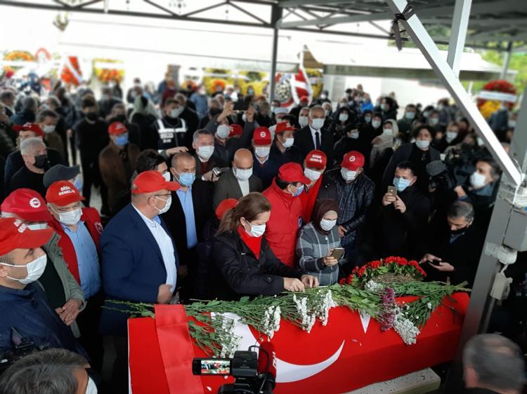 MÜZİK ADAMI OLARAK DA ÇOK İYİYDİ AMA İNSAN OLARAK ÇOK TATLI BİR ÇOCUKTU