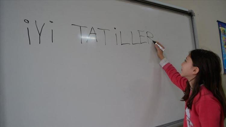 Okullar Ne Zaman Tatil Olacak 15 Tatil Ne Zaman Iste Yariyil Tatil Tarihi