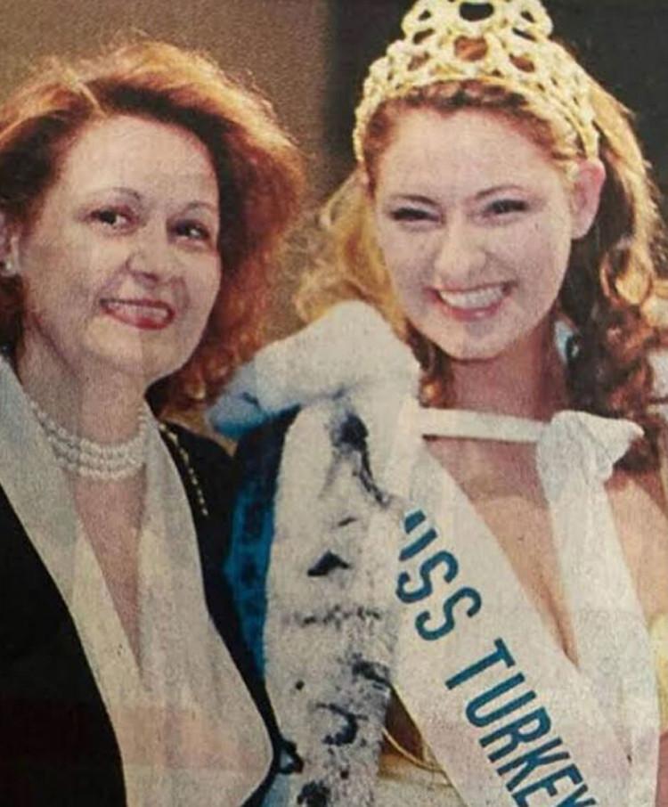 İYİ Kİ SENİN KIZIN OLDUM