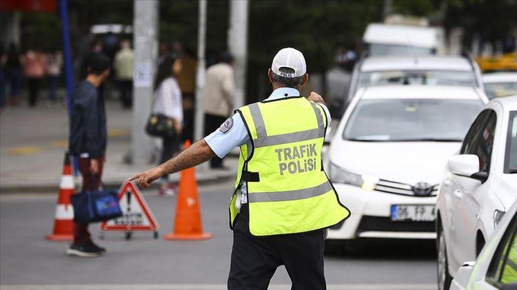 Şehirlerarası seyahat yasağı hangi saatleri kapsıyor? Özel araçla seyahat yasak mı? İşte ...