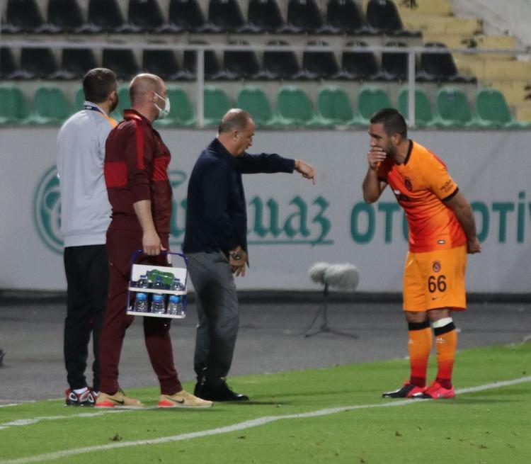 GALATASARAY ŞANSINI SON HAFTAYA TAŞIDI