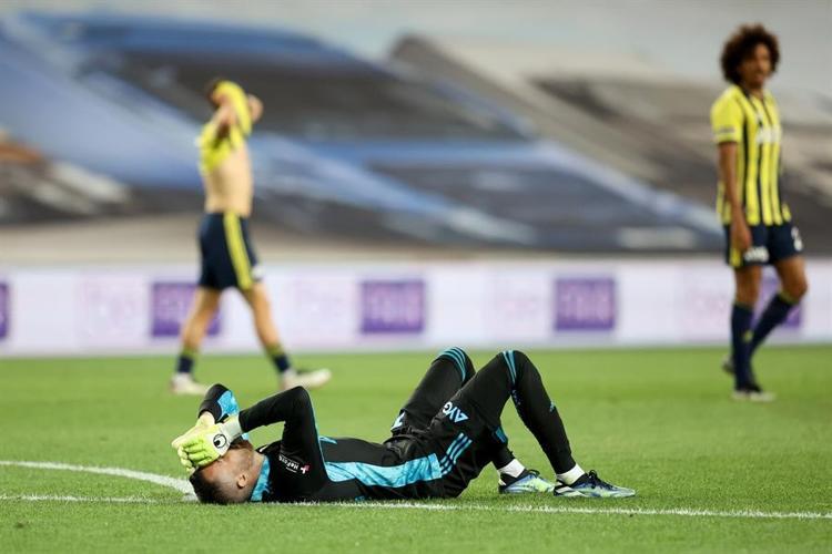 AVRUPA YAKASINDA İKİ ŞÖHRETLİ FENERLİ