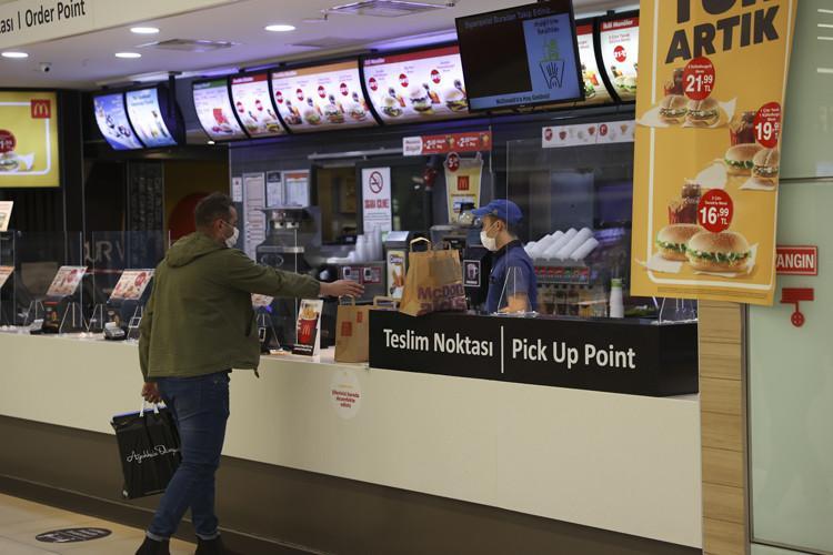 RESTORAN VE KAFELERDE PAKET VE GEL-AL SERVİSİ