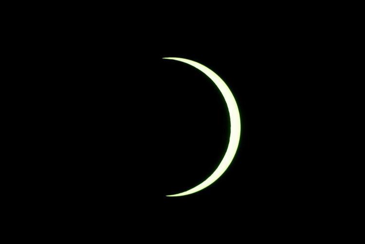 ATEŞ ÇEMBERİ GÜNEŞ TUTULMASI NASIL OLUŞUYOR