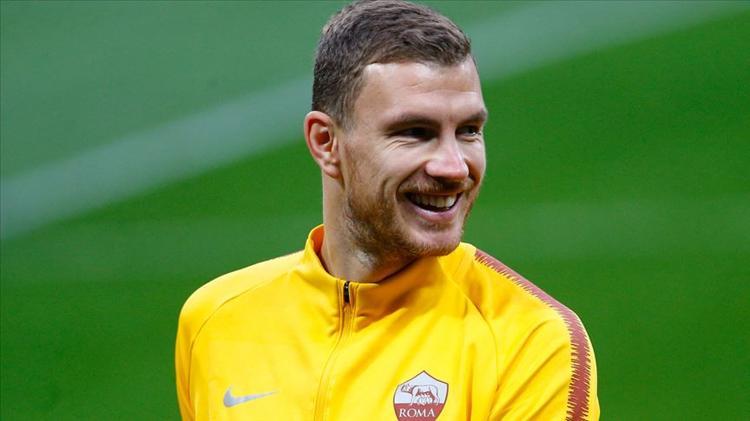 DZEKO SICAK BAKIYOR