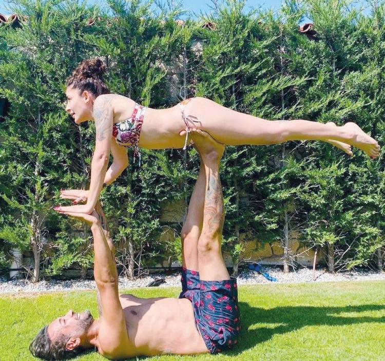 Sahne öncesi acro yoga