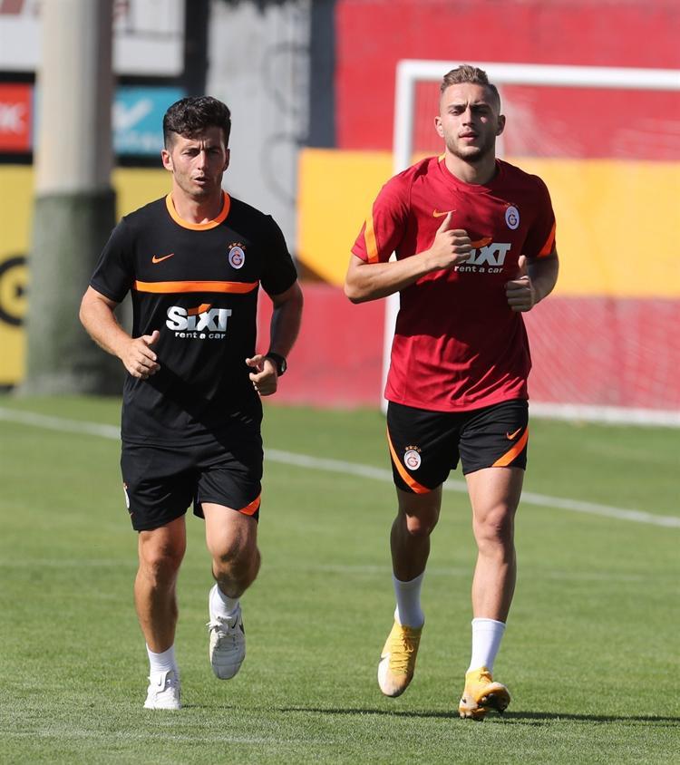 TERİM GENÇ FUTBOLCUYLA GÖRÜŞTÜ