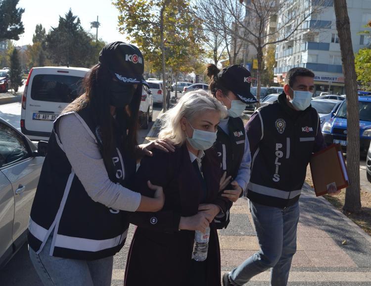 universite bu olayi konusuyor sahte akademisyen zehra zulal atalay lacin gozaltinda son dakika haberler