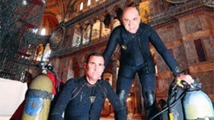 AYASOFYA’nın sırlarına daldılar
