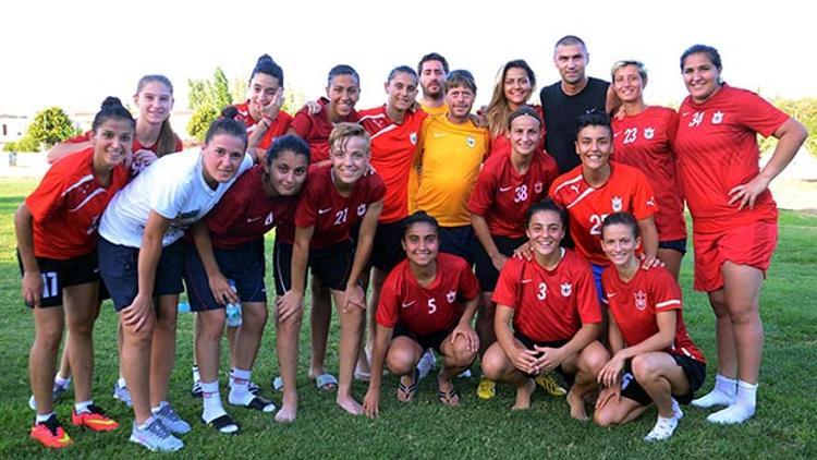 Kraliçelere kral misafir
