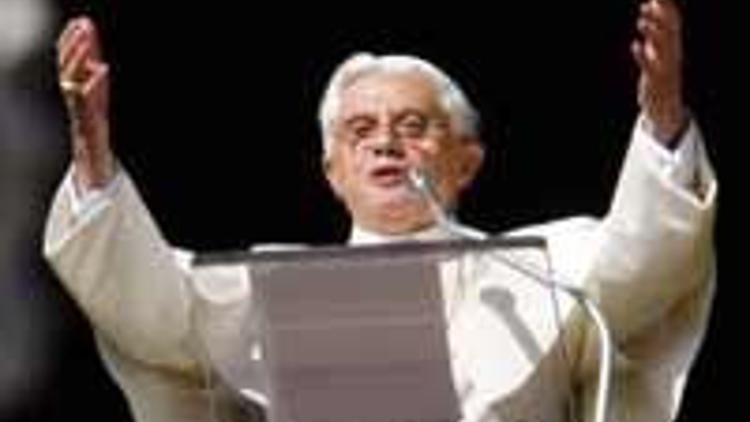 Vatican: Pope Benedict's gaffes result of high tension