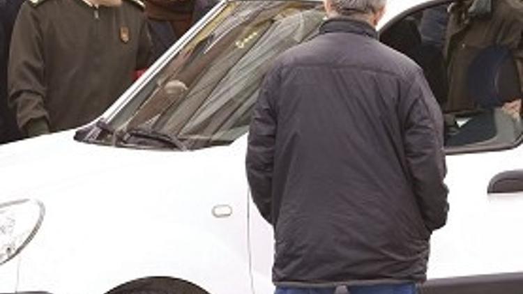 Hâkimi izleyenler asker çıktı