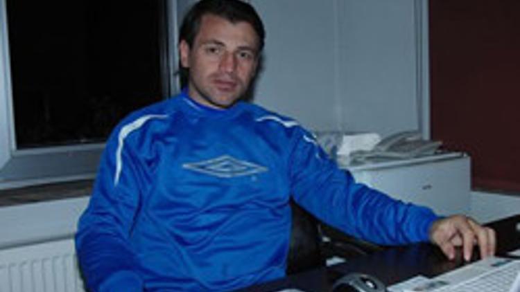 Dardanelspor'un futbol direktörü Tuna, istifa etti