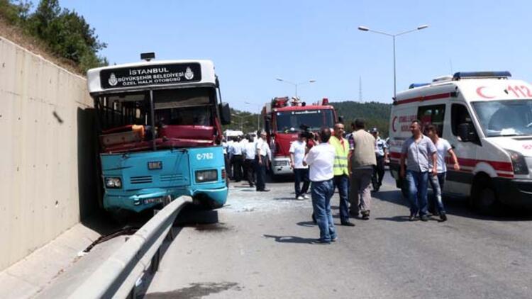 Ümraniye de halk otobüsü kaza yaptı son dakika haberleri