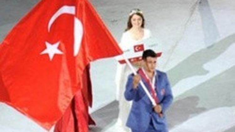 Tartışılan güreşçi bu kez de kamu spotunda rol aldı