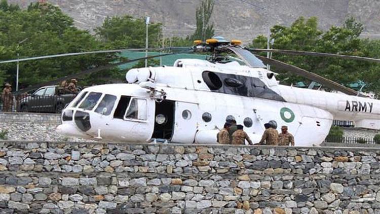 Pakistan'da helikopter düştü: Altı ölü