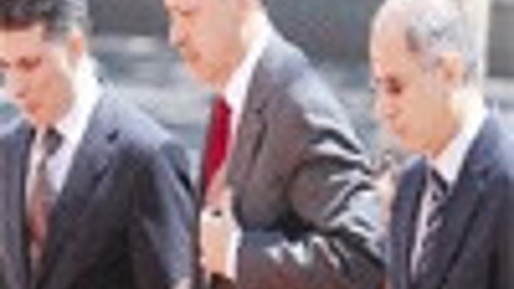 PM, Başbuğ meet as tension grows