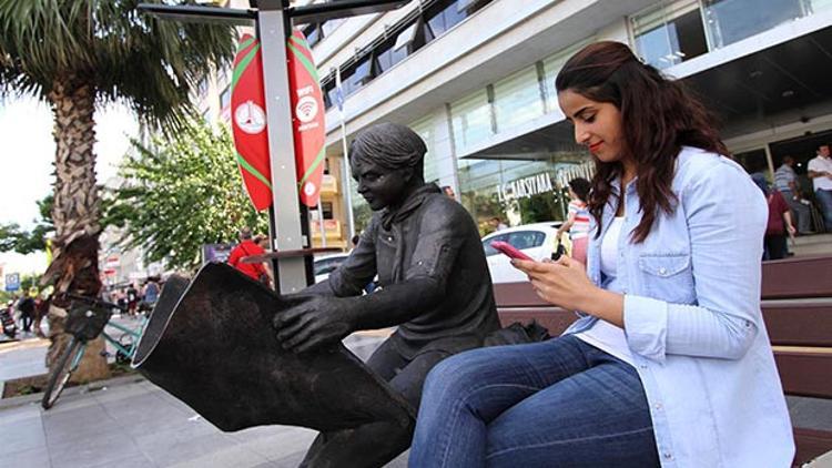 Karşıyaka sokaklarında ücretsiz internet