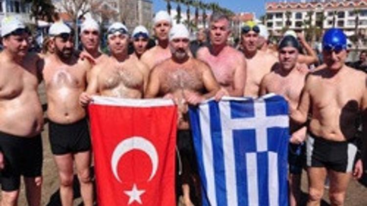 “Lefter Küçükandonyadis” anısına yüzdüler
