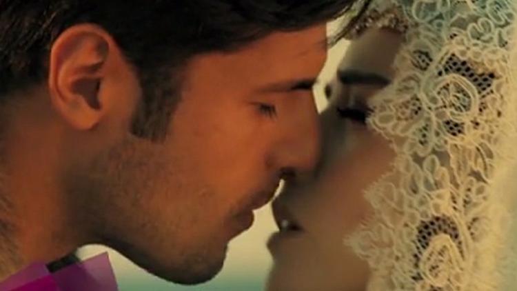 Kiraz Mevsimi 13. bölüm fragmanı: Ayaz prens, Öykü Prenses oldu!