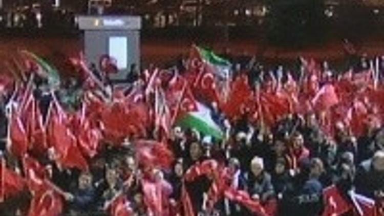 İstanbul'da miting gibi karşılama