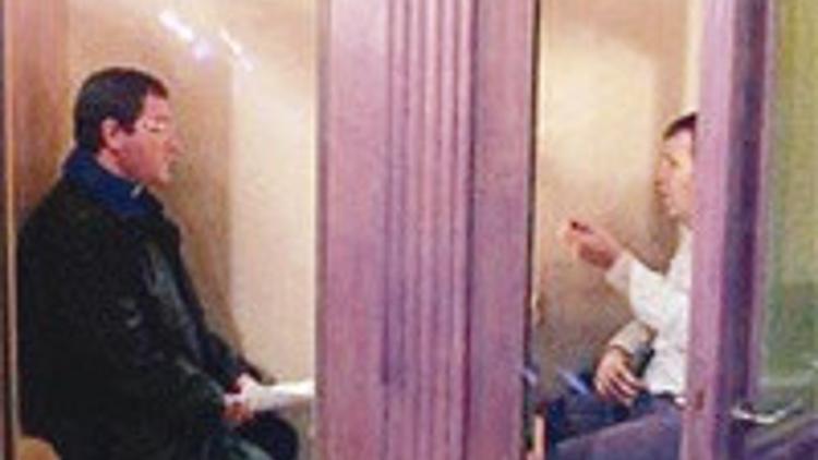 Günah çıkarmak isteyenler artınca ABD’de kiliseler kriz mesaisi yaptı