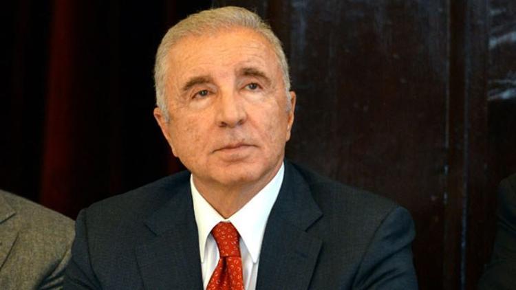 Ünal Aysal: O yönetici Galatasaray'a zarar veriyor