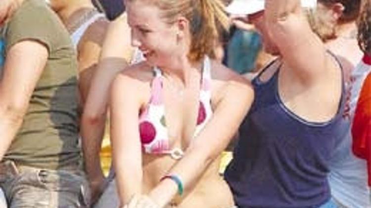 Ayrılana Tatil kavuşana Hediye
