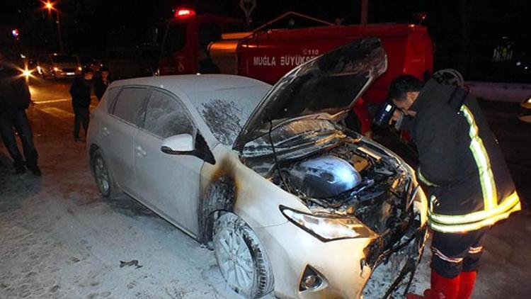 Para vermeyen teyzesinin otomobilini yaktı iddiası