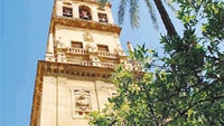 Kaddafi’ye Kurtuba’da namaz izni çıkmadı