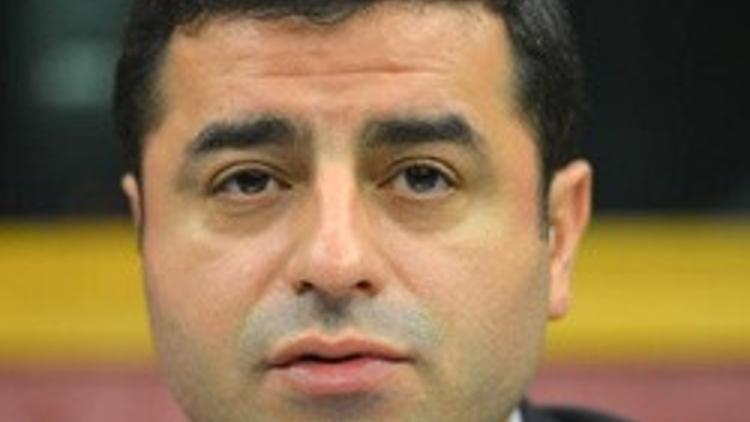Demirtaş: CHP'nin başı zorla kapatılmış halidir