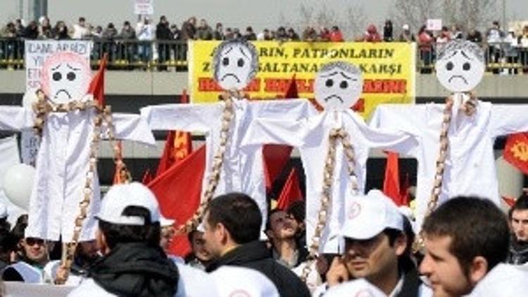 Sağlık çalışanlarından "çok ses, tek yürek" eylemi