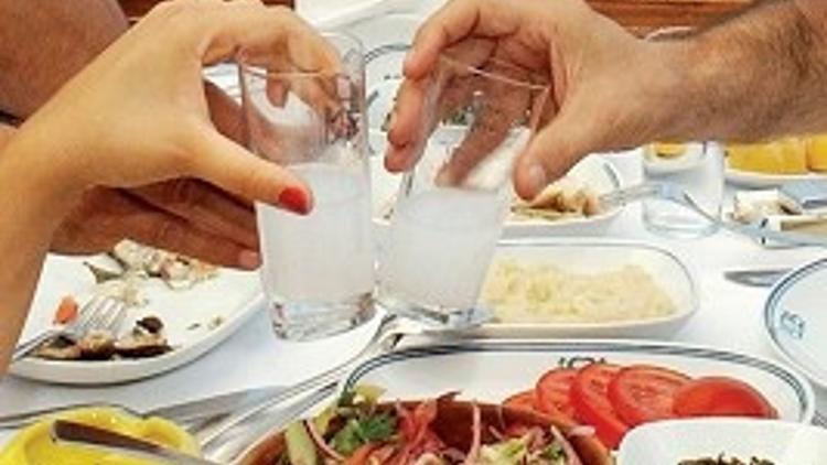 Denize nazır restoran ve kır düğününde içki içilemeyecek