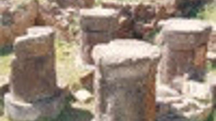 Building a dialogue atop old ruins of Ani