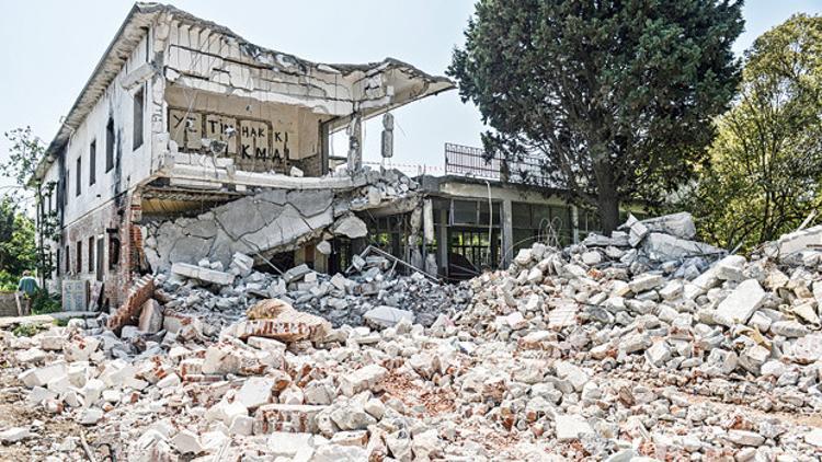 Kamp Armen’de yıkıma mola