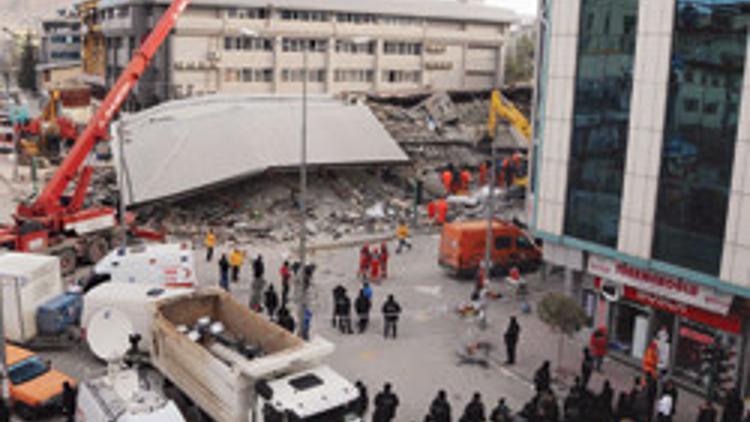 Depremde yakınlarını yitirenlere tazminat yolu