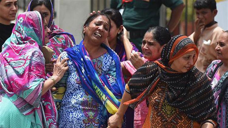 Pakistan’da otobüse silahlı saldırı: 43 ölü
